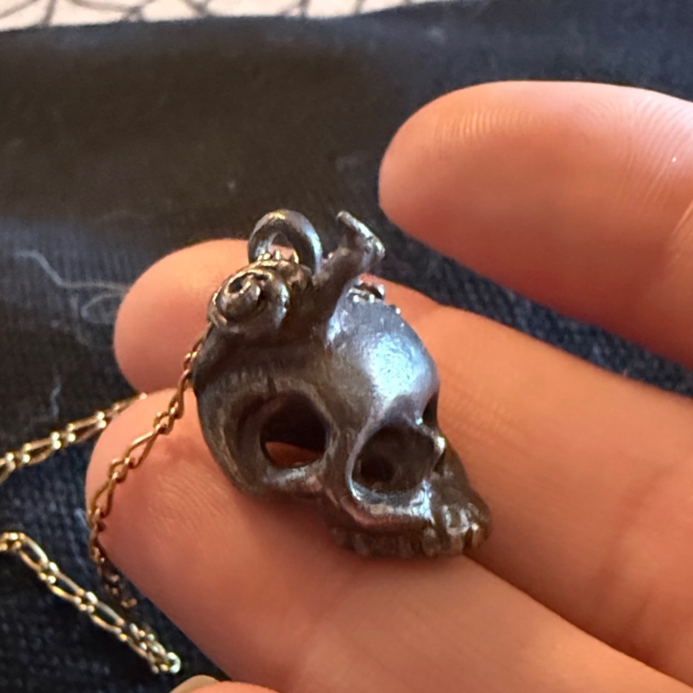 Skull w/ snail Pendant Necklace